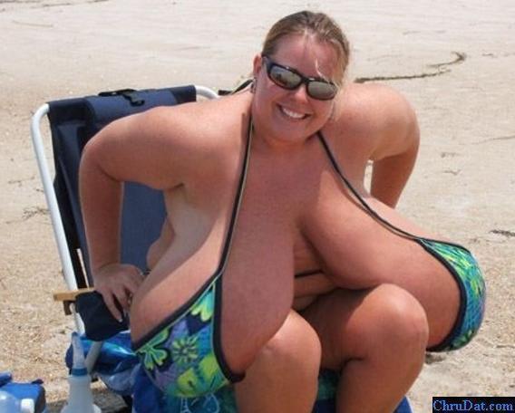 Big-Boobs-at-the-Beach.jpg